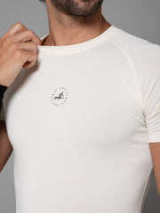 MINIMAL BUZZ LOGO DETAIL-COMPRESSION HALF SLEEVE T-SHIRT-CREAM